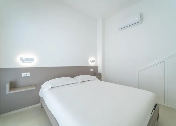 Nuova -luxury & Apartment- アパート