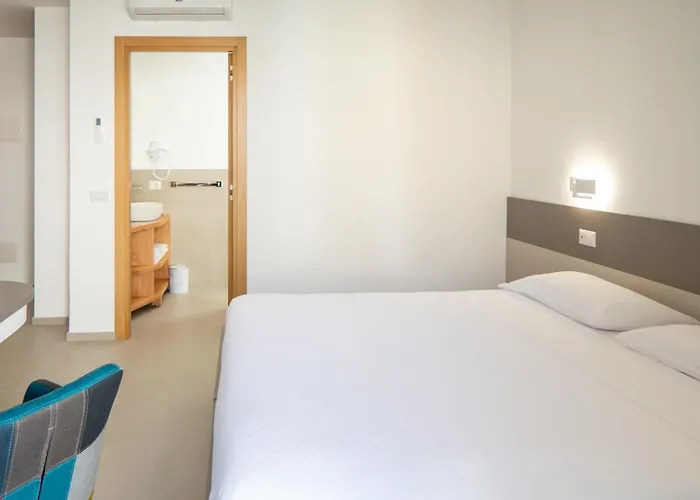 Nuova -luxury & Apartment- アパート *