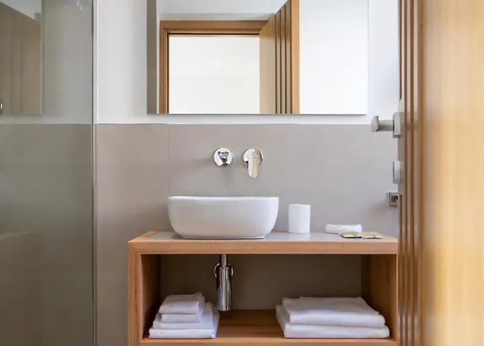 Nuova -luxury & Apartment- * オルビア