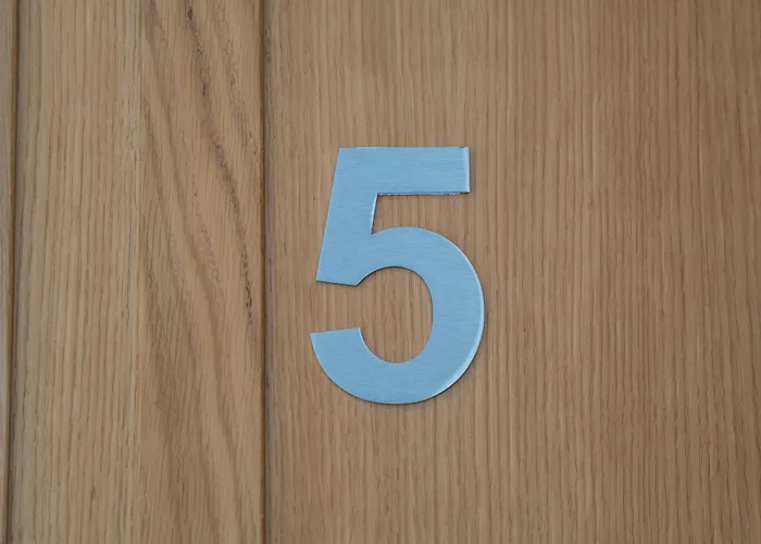 Nuova -luxury & Apartment- * オルビア